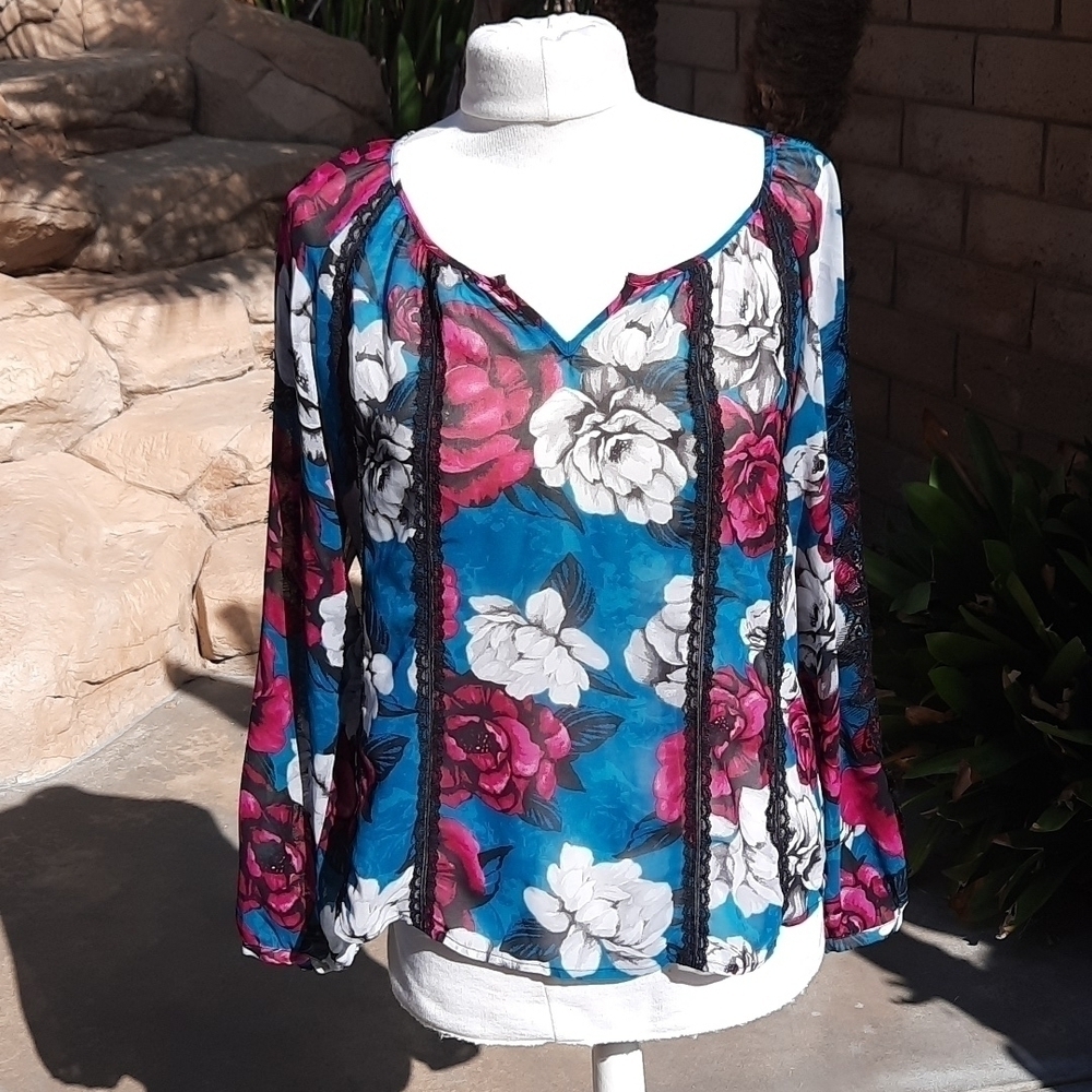 White House Black Market medium turquiois pink floral lace blouse